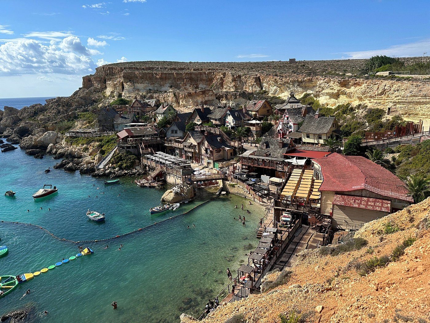 Popeye Village — le décor de cinéma de Malte